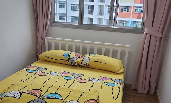 Yishun Apartment | Clean newly renovated airconditioned double bedroom