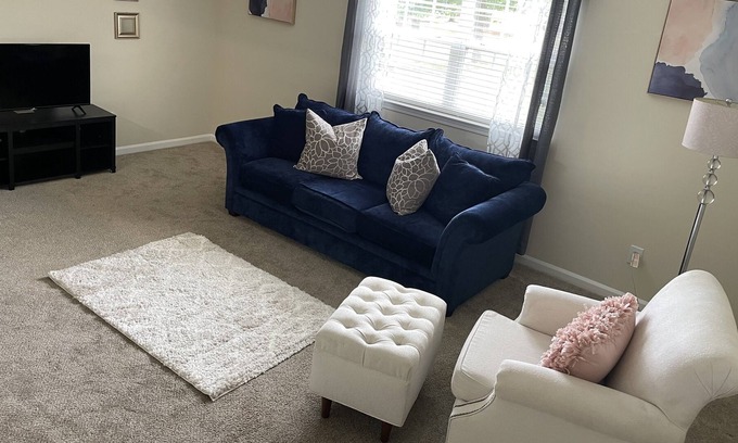East Raleigh Apartment | CLEAN NICE AND COZY GETAWAY!!