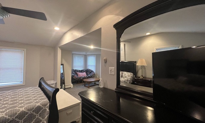 Pemberton House | Clean, private pet friendly on case by case basis and only 7 min. To joint base