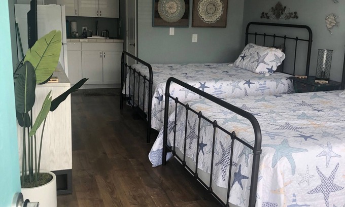 Atlantic Beach Condo | Clean Quaint Bogue Shores Unit