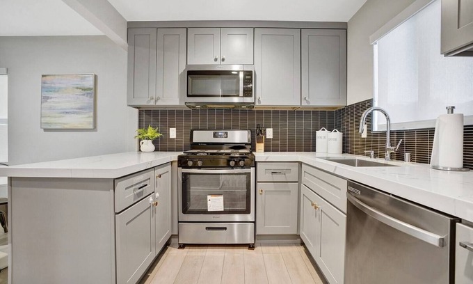 Fullerton House | Clean & Spacious 2BR/2BA Near Disney