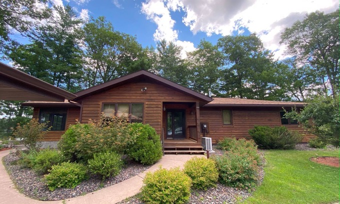 Hayward Cabin | Clear Your Mind on Clear Lake