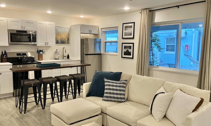 Bay Esplanade Apartment | Clearwater Beach Retreats at Bayside Suite 2