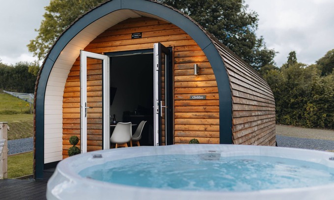 New Moat Cabin | Cleddau - Glamping Pod with Hot Tub Sleeping up to 4 Guests