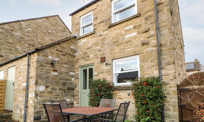 Middleham Cottage | CLEEVE COTTAGE, family friendly, with open fire in Middleham