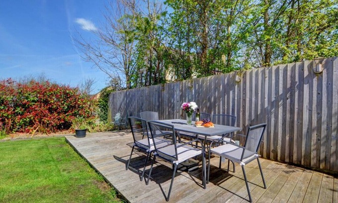 Barnstaple House | Cleeve - Three Bedroom House, Sleeps 6