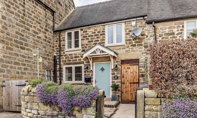 Crich Cottage | Clematis Cottage Fritchley