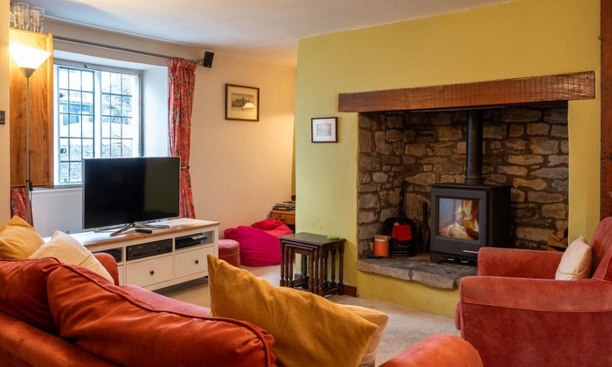 Stogursey Cottage | Clematis Cottage