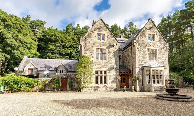 Newcastle-upon-Tyne House | Cleugh Manor; Superb Entertaining Space for Families, History and Nature Lovers
