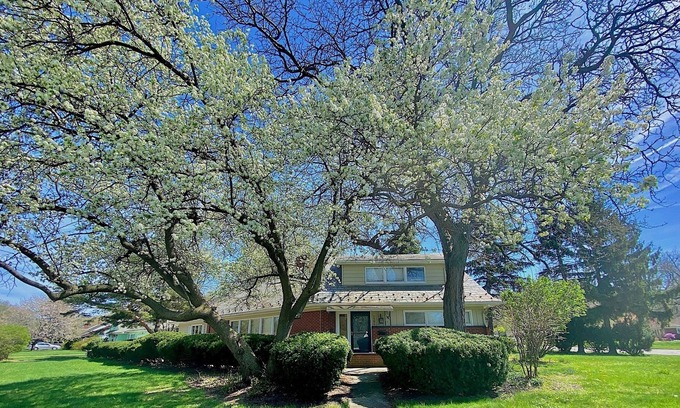 Cleveland House | Cleveland Clinic Housing with First Floor Bed/Bath