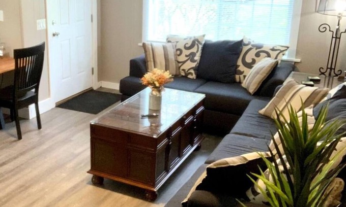 Akron Apartment | Cleveland House at Turkeyfoot