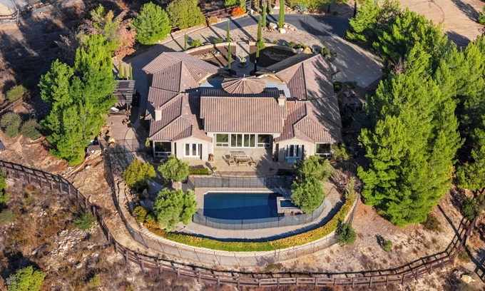 Murrieta House | Cleveland Vista by AvantStay | Pool, Hot Tub, Fire Pit + Panoramic Views