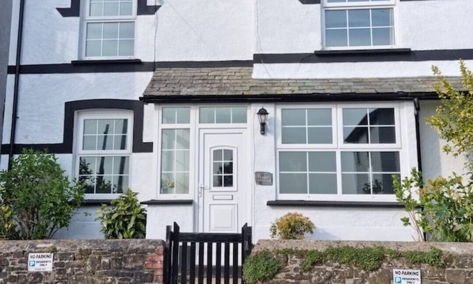 Horns Cross Cottage | Cliff Cottage, Horns Cross (Peppercombe), Bideford, Devon