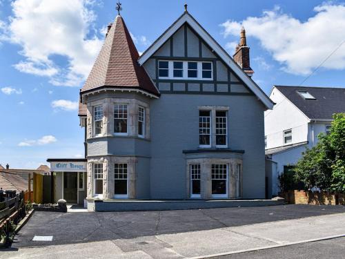 Swanage House | Cliff House