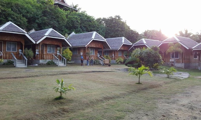 Larena Resort | Cliff Side Beach Resort and Cottages