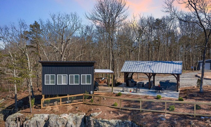 Dunlap House | Cliffside Tiny Home w/Panoramic Views & Hot Tub!