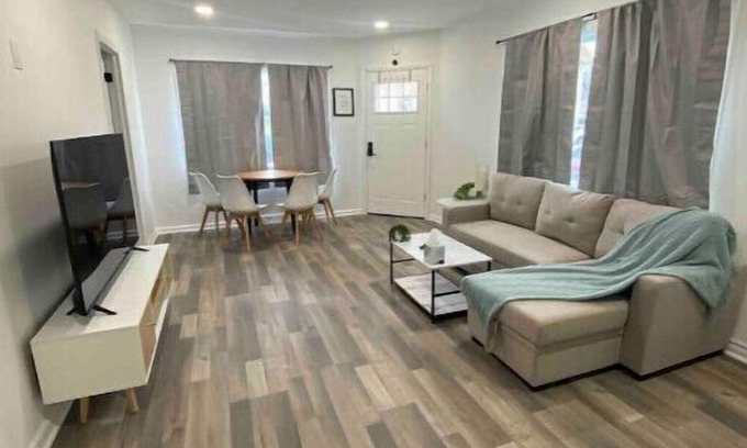 North Aurora House | Clinton House