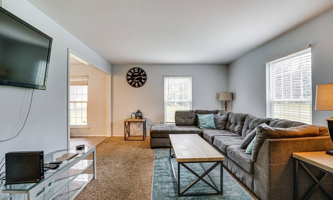 Clinton Township Condo | Clinton Township Condo Near L'anse Creuse Bay!