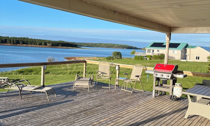 Clinton Cottage | Clinton Waterfront Cottagen