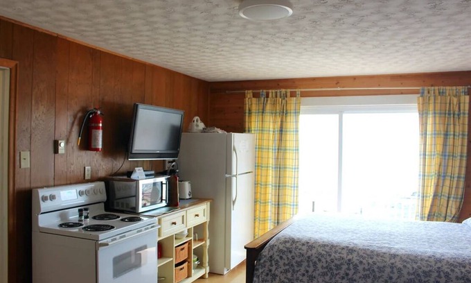 Pocologan Hotel | CLIPPER SHIPP BEACH MOTEL