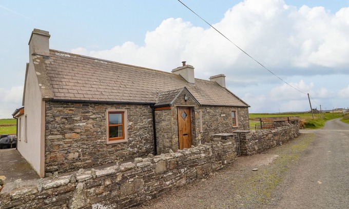 Creegh Cottage | CLOGHER COTTAGE, family friendly in Doonbeg, County Clare