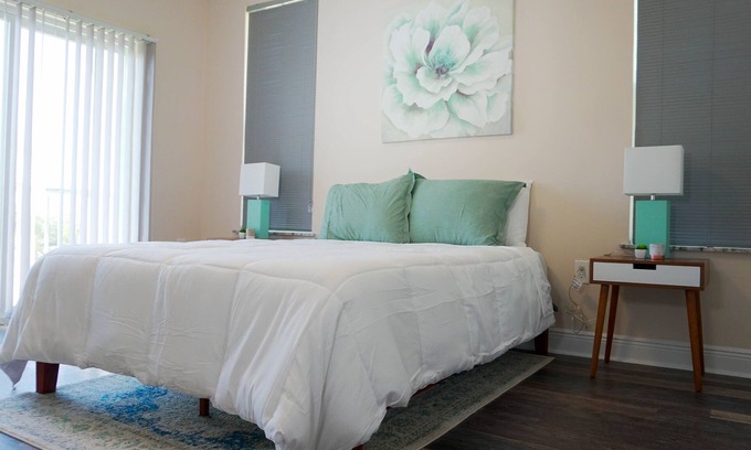 Biloxi Apartment | 🔥CLOSE 2 SHORE❤️ | SLEEPS 4 W/BEACH VIEWS
