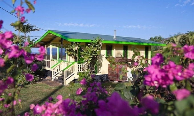 Honaunau-Napoopoo Cottage | Close But Far. Cool da Heels