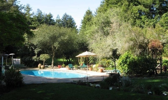 Oakland Apartment | Close in Location with Incredible Views & Resort Like Feel!