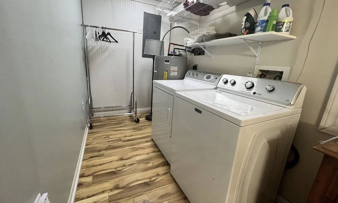 Nancy Apartment | Close Lake Access Countryside Suite