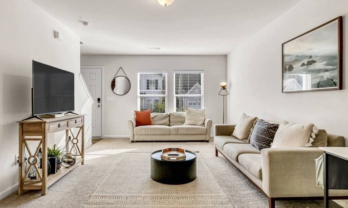 Winston - Salem House | Close-Mall, Food, Dwntwn, Self Checkin, Fast Wi-Fif