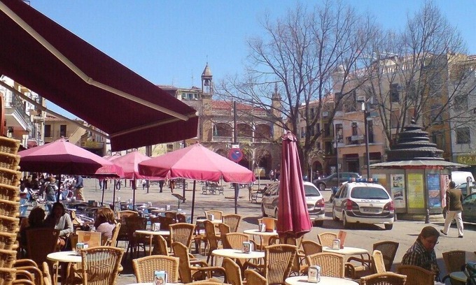 Plasencia Apartment | Close the historic centre, overlooking Jerte Valley