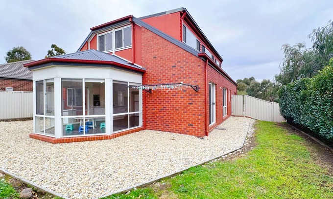 Craigieburn House | Close to Airport/TrainStation/Shopping/ParkSide/4B