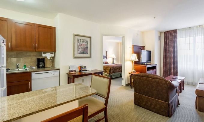 Montopolis Condo | Close to Austin Airport | Free Breakfast + Free Wi-Fi + Outdoor Pool