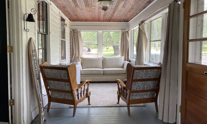 Town of Richmond Cottage | Close to Beach and Kayaks