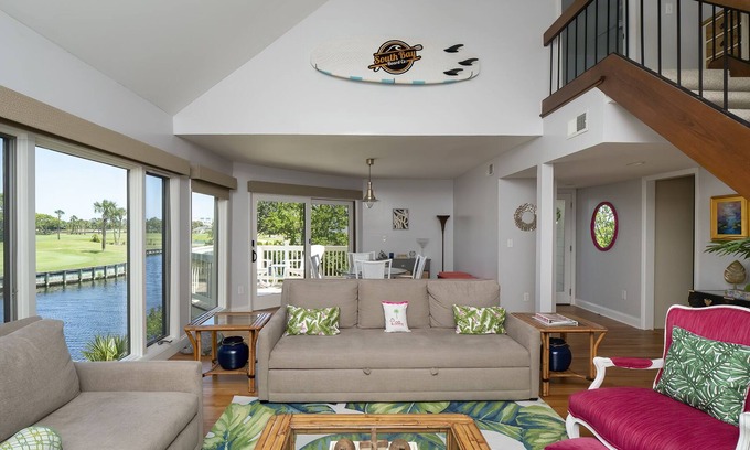 Spinnaker Beachhouses House | Close to Beach! Professionally Decorated! Pet Friendly! Amenity Cards!
