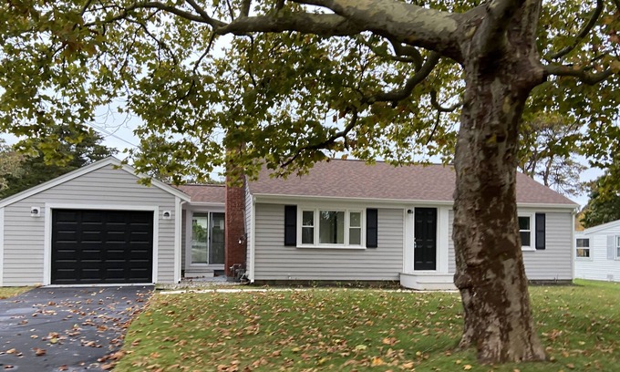 Hyannis Port House | Close to beaches and downtown Hyannis. 10% discount this week.