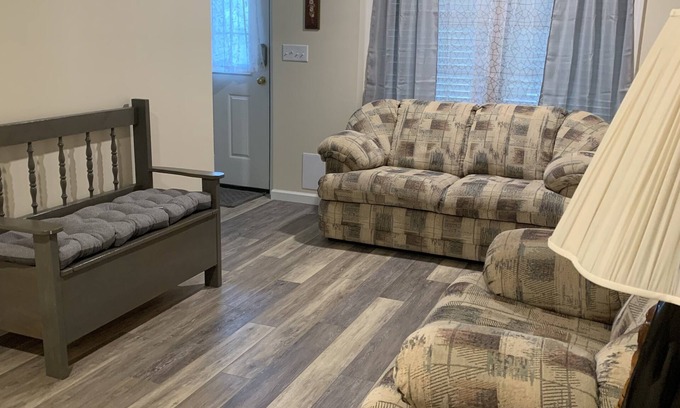 Johnson City Apartment | Close to Brights zoo, close to Jonesborough and Bristol Race, Freedom Hall