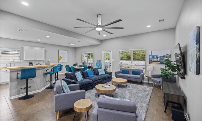 Ponchatoula House | Close to Chappapeela Open Floor plan with Pool