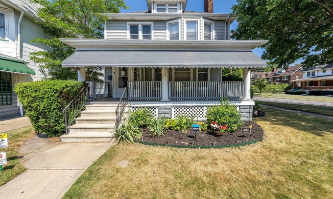 University Circle House | Close to Cleveland Clinic, UH, VA, Case Western & Little Italy