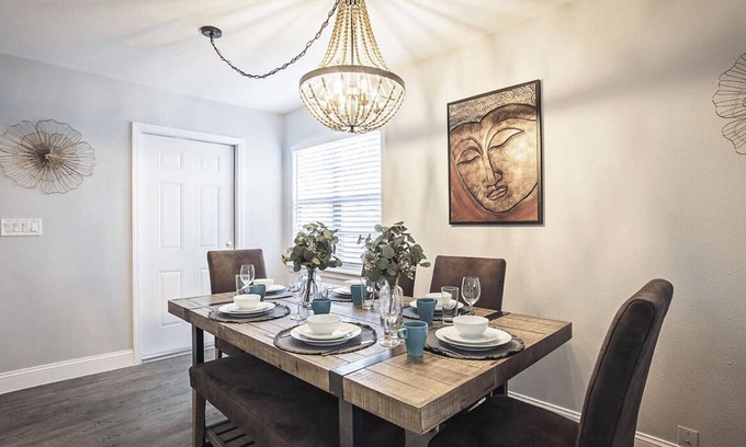 Plant City House | Close to Disney Spring ,Tampa, dinosaur world, Legoland ,EPCOT