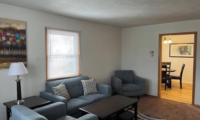 Springfield Apartment | Close to Downtown - 2 queen beds