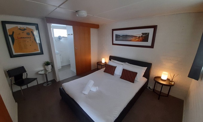 Trevallyn House | Close to everything, restaurants, supermarkets, and nature walks.