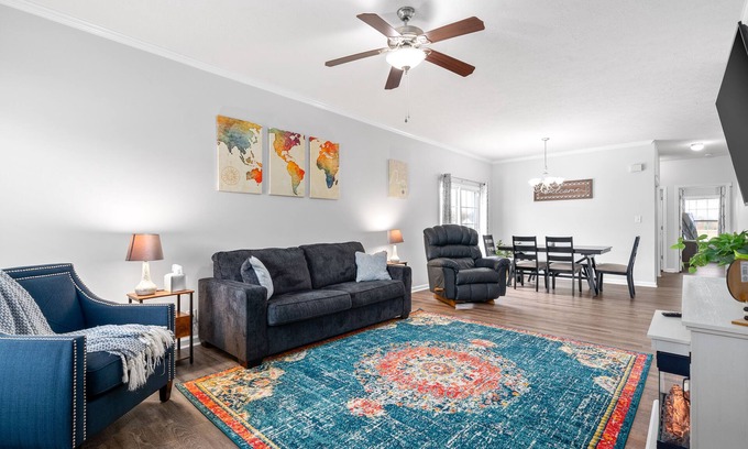 Clarksville House | Close to everything in Clarksville and Fort Campbell; Dog-friendly Townhome.