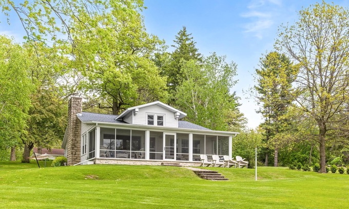 Green Lake House | Close to Everything - Best Value