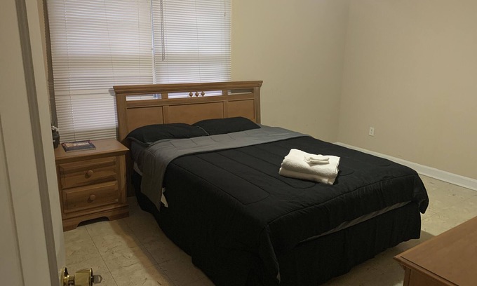 Woodfield House | Close to Ft. Jackson & USC