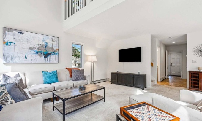West Hartford Condo | Close to Lake & Golf & Pool | Newton Village 2A