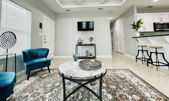 McAllen Condo | CLOSE TO MALL⭐Best Location♥Luxury Living