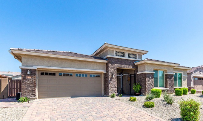 Montecito in Estrella House | Close to Pro Sport facilities. Beautiful home.