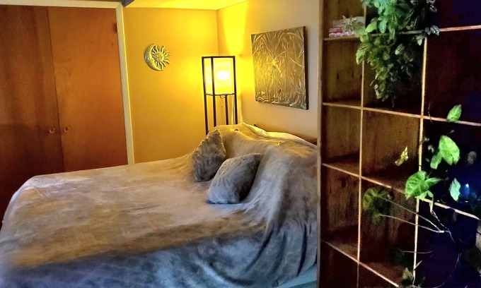 Morrison Apartment | Close to Red Rocks, majestic mountains, and the bustling city of Denver!