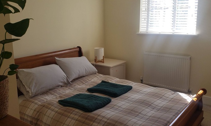 Helmdon House | Close to Silverstone-Beautiful spacious n4 bed property- sleeps 7